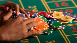 Pemain menikmati permainan sportsbook dan live casino kitab4d dengan mudah di perangkat mobile Indonesia